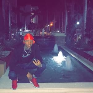 Meet your Posher, Manu